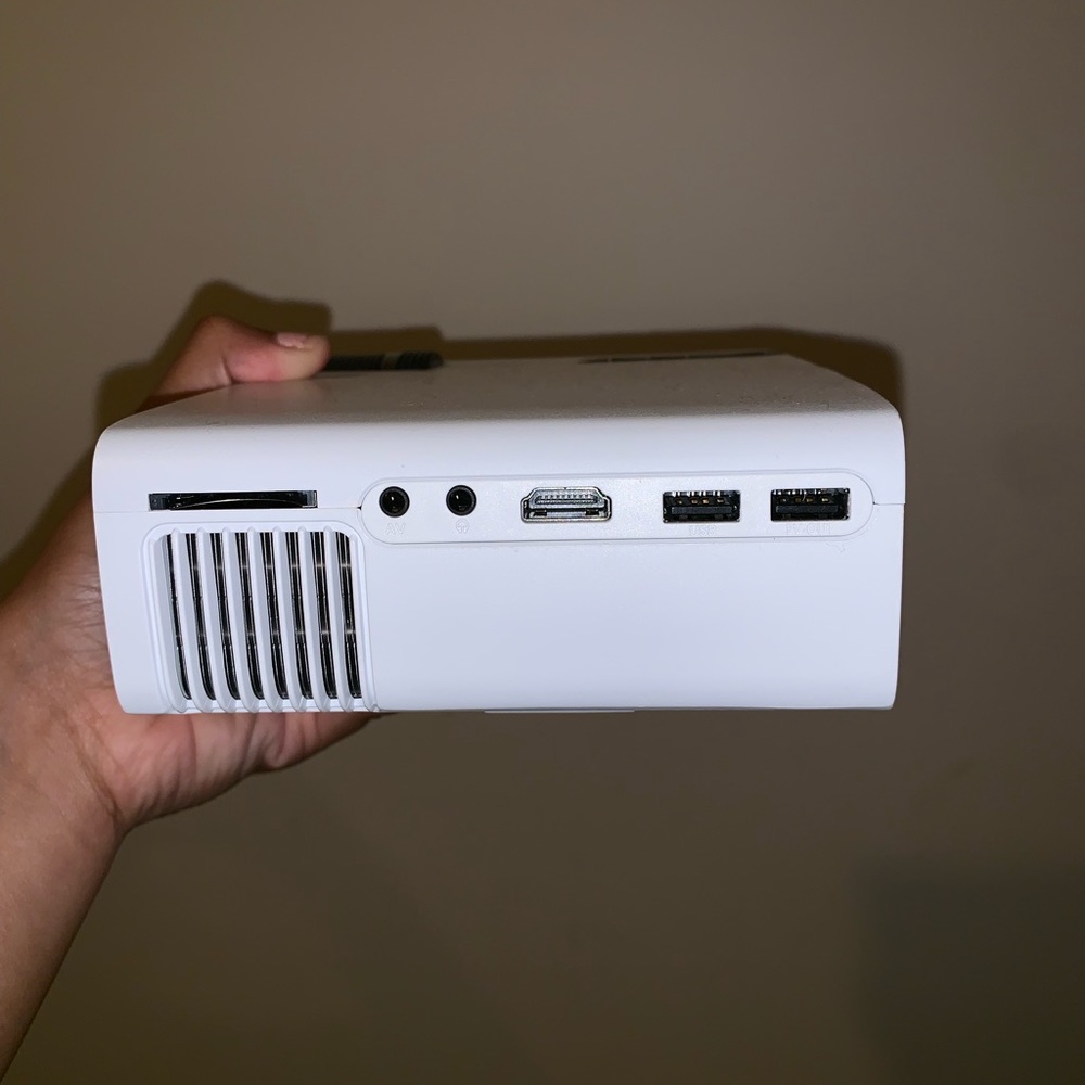 Elephas LED Movie Projector - Picture 3 of 7